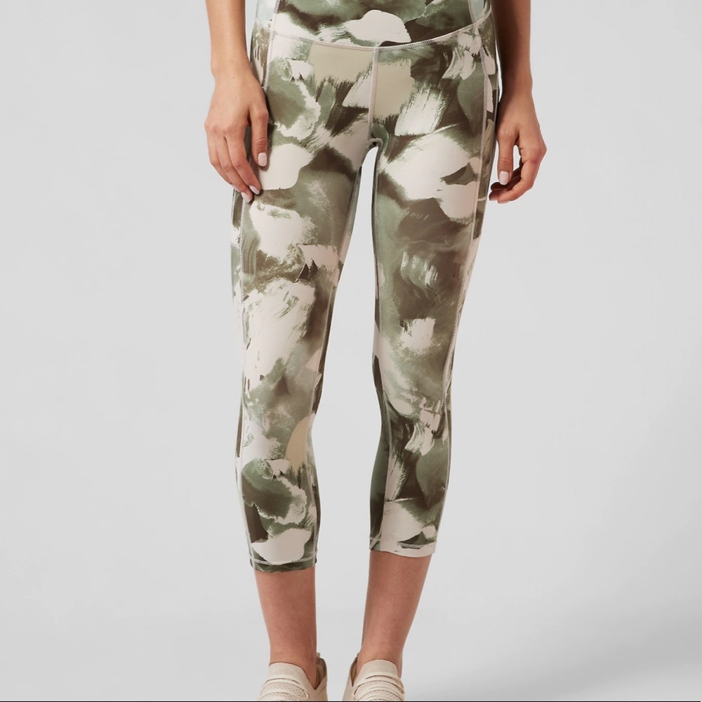 Athleta Ultimate Stash II Capri NWT Painted Energy Olive